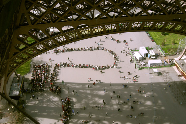 Eiffel Queue